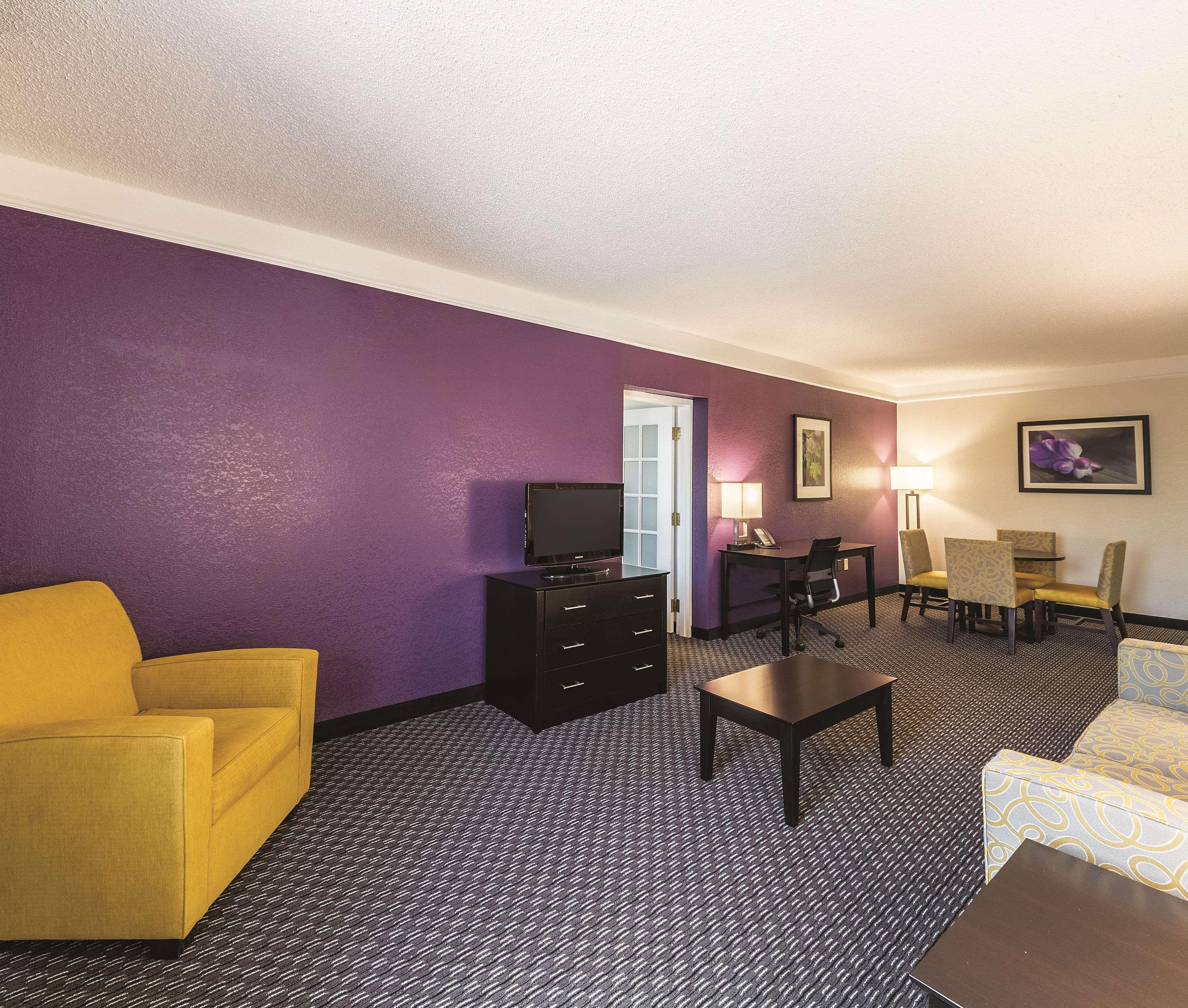 La Quinta Inn & Suites By Wyndham San Antonio Downtown Экстерьер фото