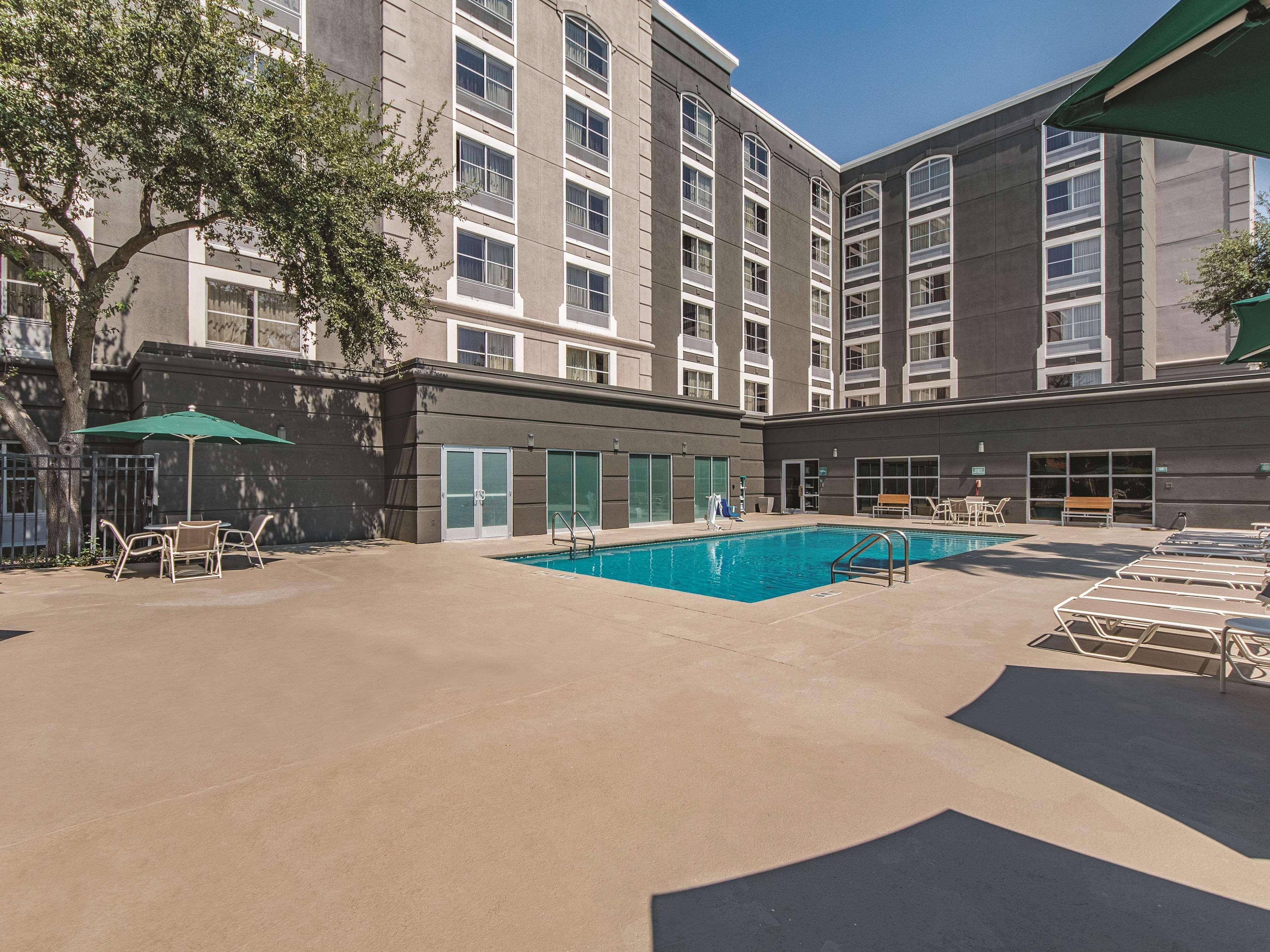 La Quinta Inn & Suites By Wyndham San Antonio Downtown Экстерьер фото