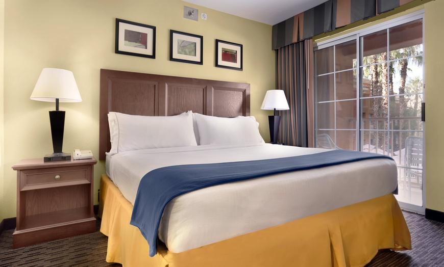 Holiday Inn Express Hotel & Suites Scottsdale - Old Town, An Ihg Hotel Экстерьер фото