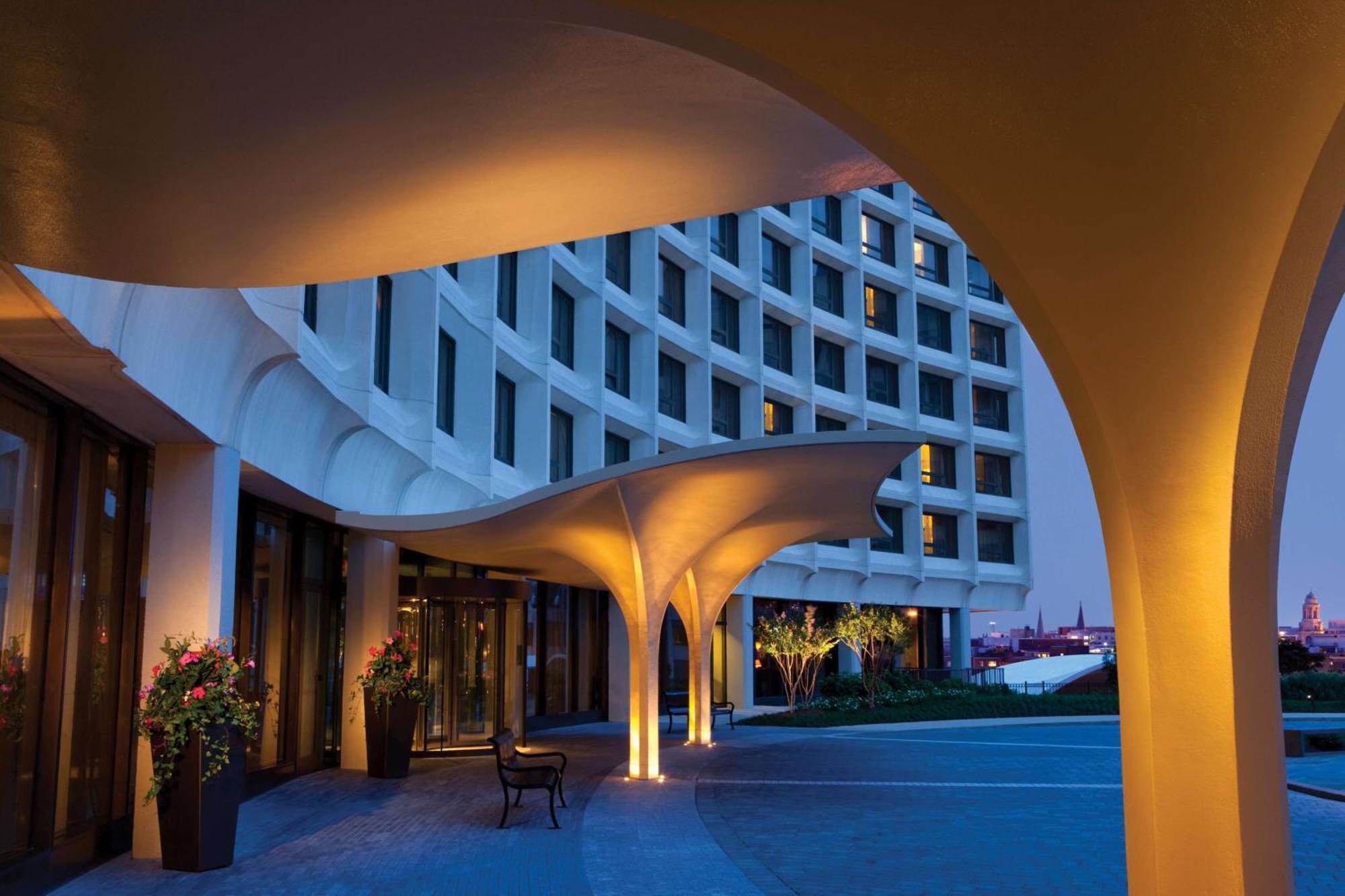 Отель Washington Hilton Экстерьер фото