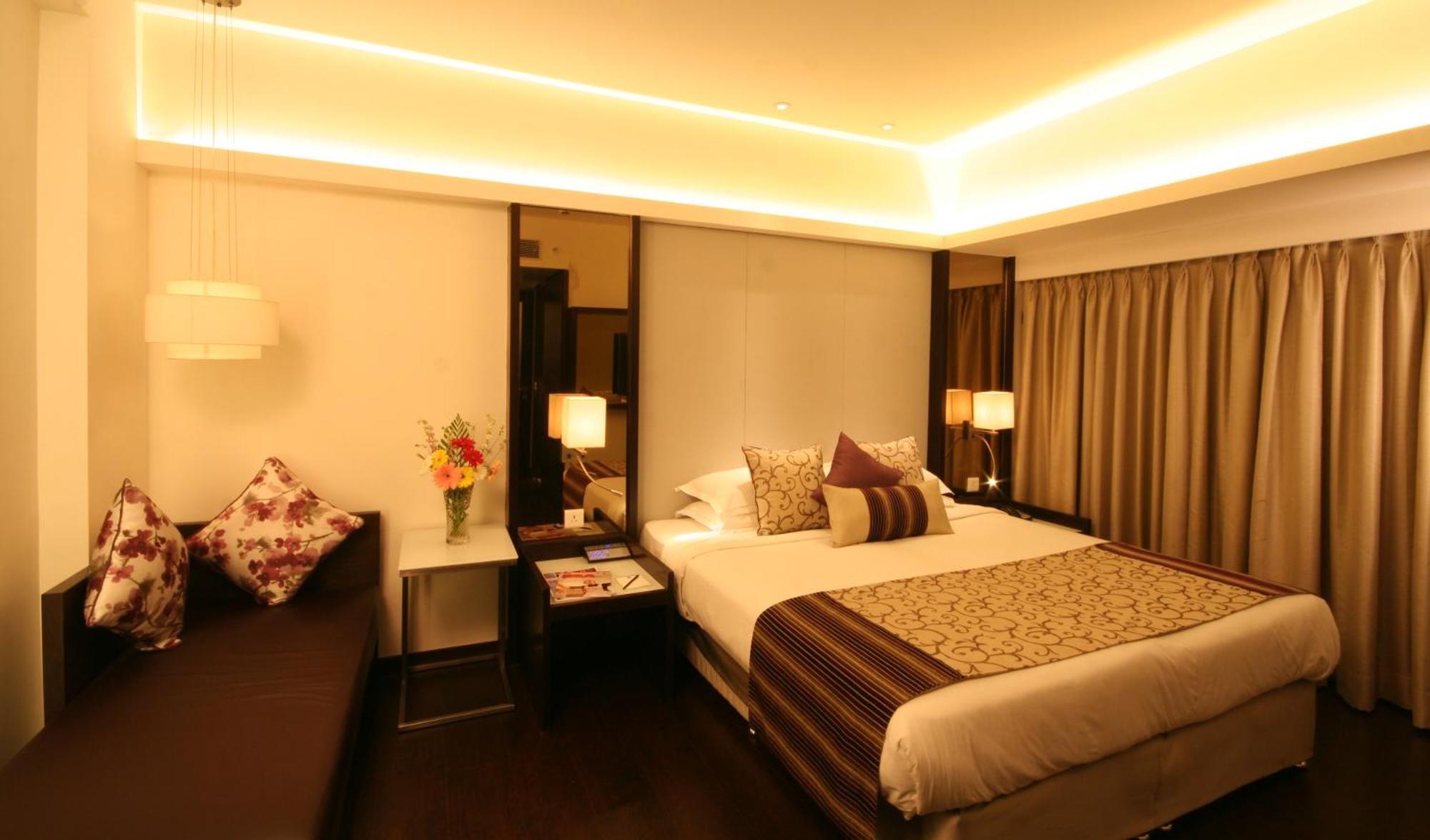 The Sahil Hotel Мумбаи Экстерьер фото