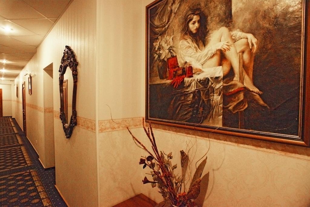 Джинтама Отель Галерея Киев Экстерьер фото