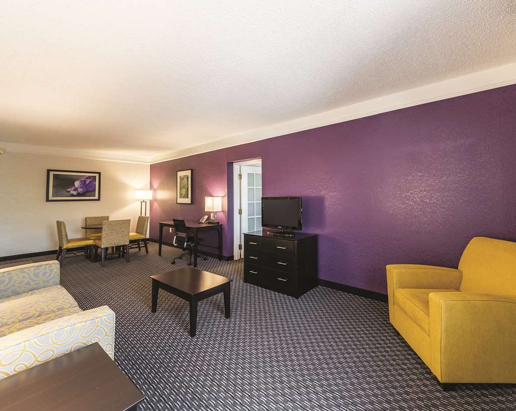 La Quinta Inn & Suites By Wyndham San Antonio Downtown Номер фото