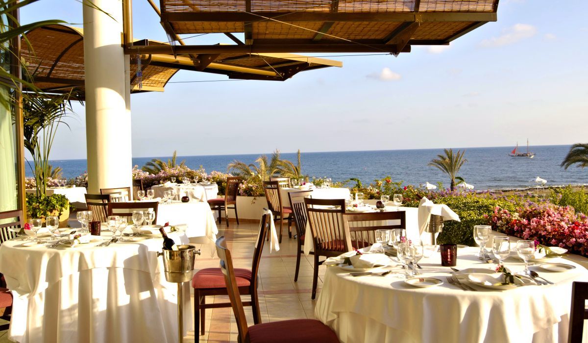 Constantinou Bros Athena Royal Beach Hotel (Adults Only) Пафос Ресторан фото